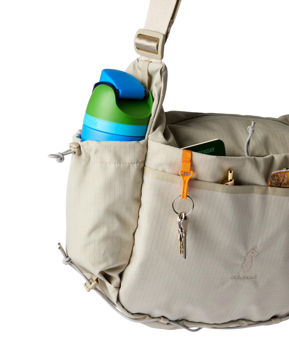 Viaje 12L Shoulder Bag
