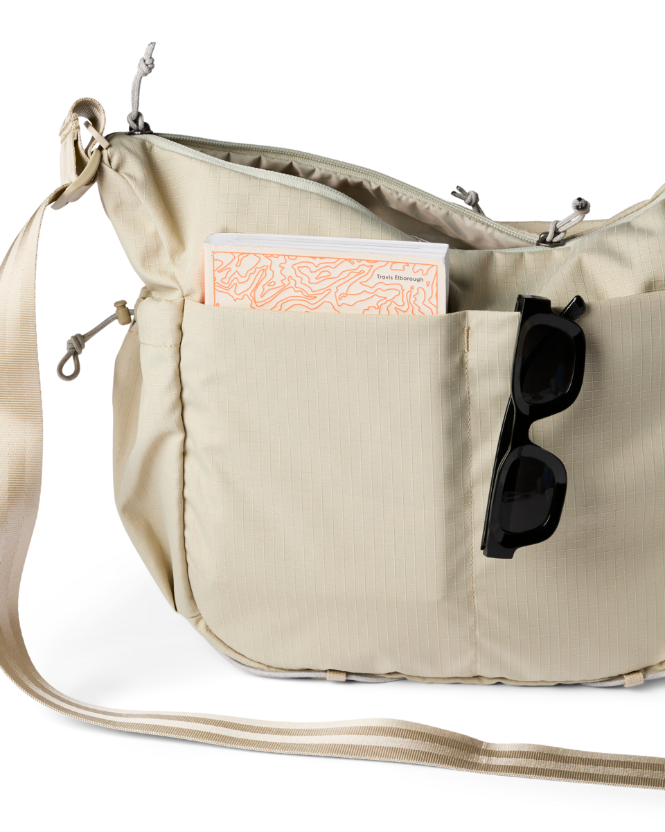 Viaje 12L Shoulder Bag